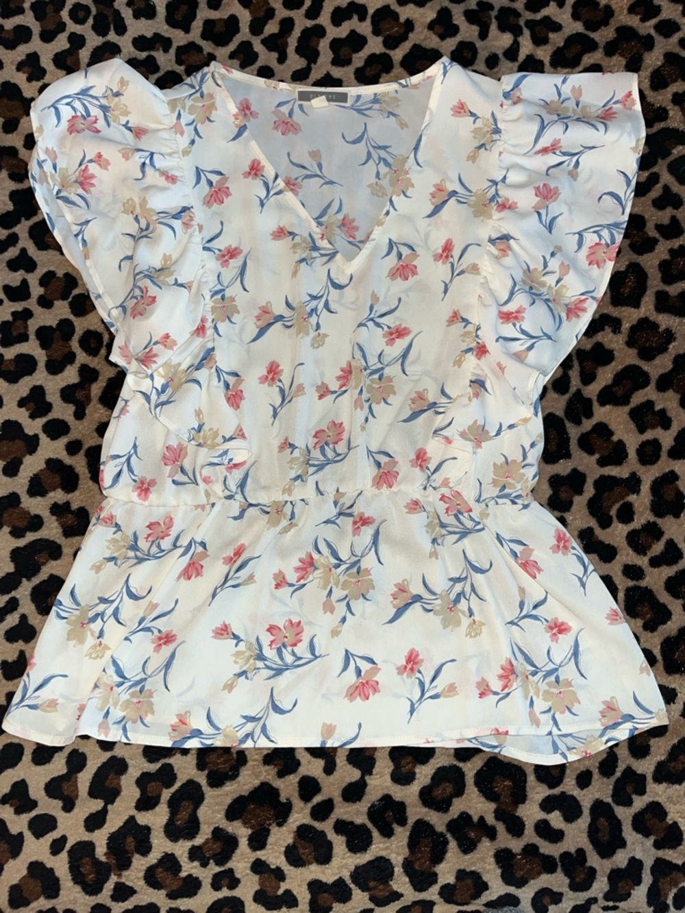 Pleione White V-Neck Floral Ruffle Sleeve Blouse